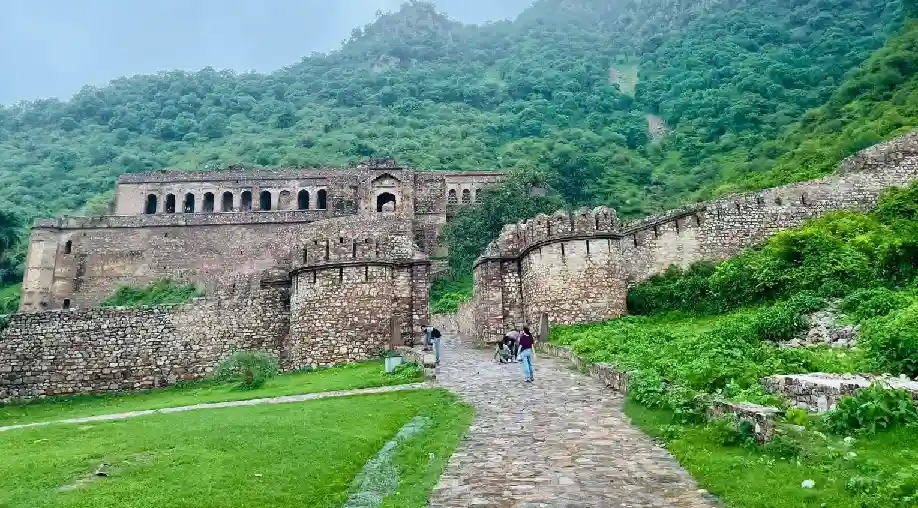 Alwar Sightseeing Tour